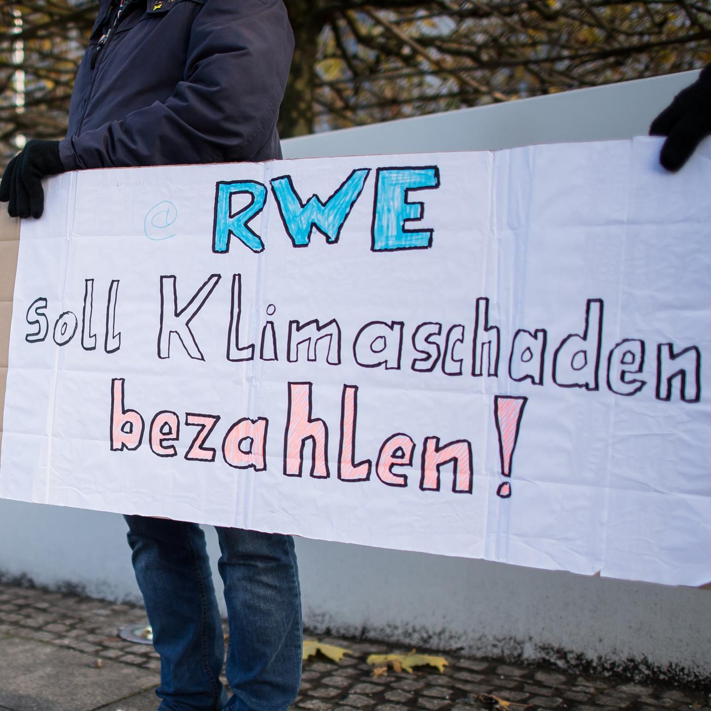 "RWE tut nichts Illegales": Klimakläger bringen deutsche Gerichte in Schieflage episode artwork