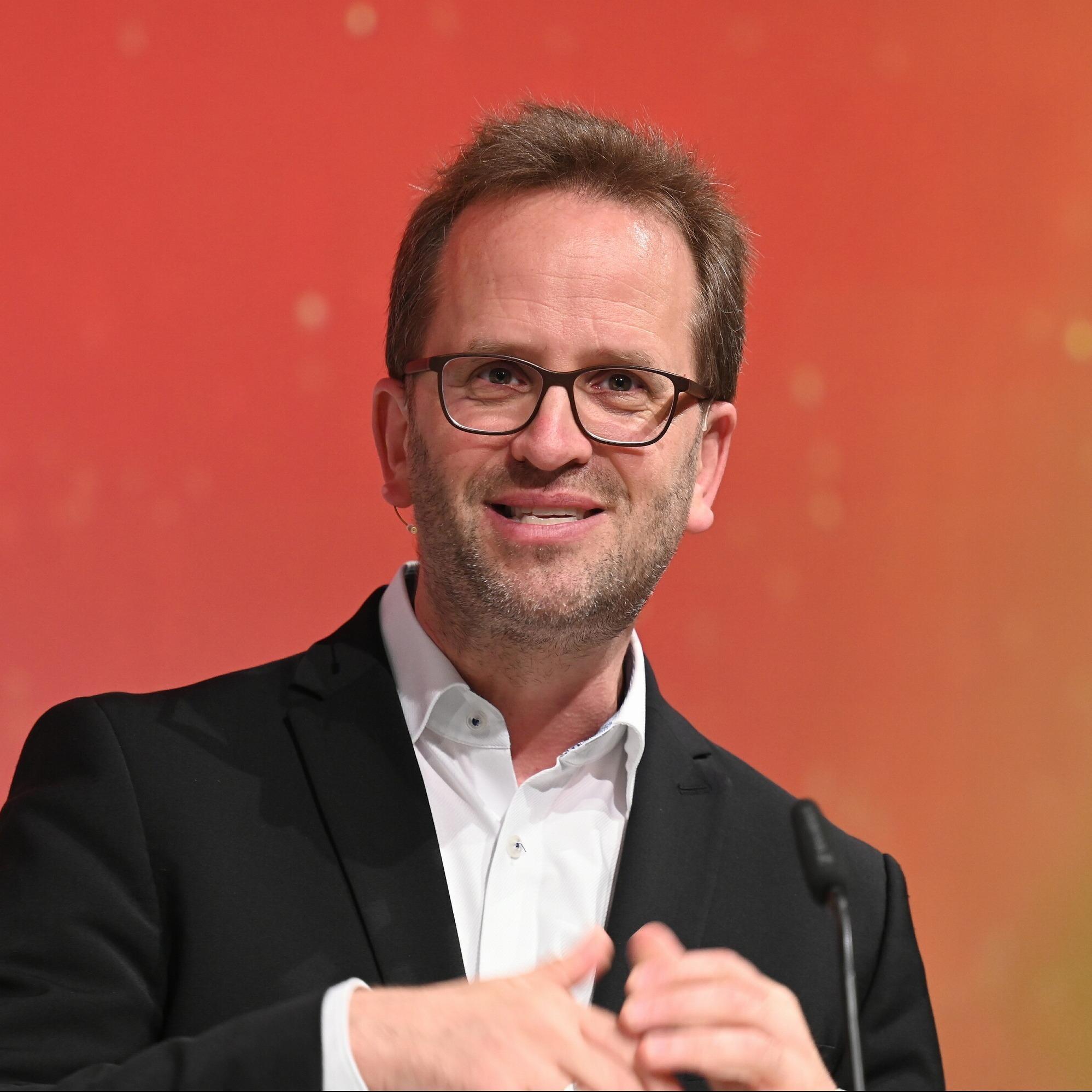 Smart-Meter-Rollout mit Zwangsgeldern: "Es gibt für Netzbetreiber keine Ausreden mehr" | Klaus Müller (Bundesnetzagentur)