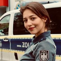 225 - Mit Diabetes Dienst an der Waffe - Elli M. - Zollbeamtin episode artwork